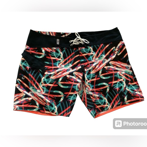 Volcom Miss Mod womens board shorts swim boardshorts black size 7 - Picture 1 of 7